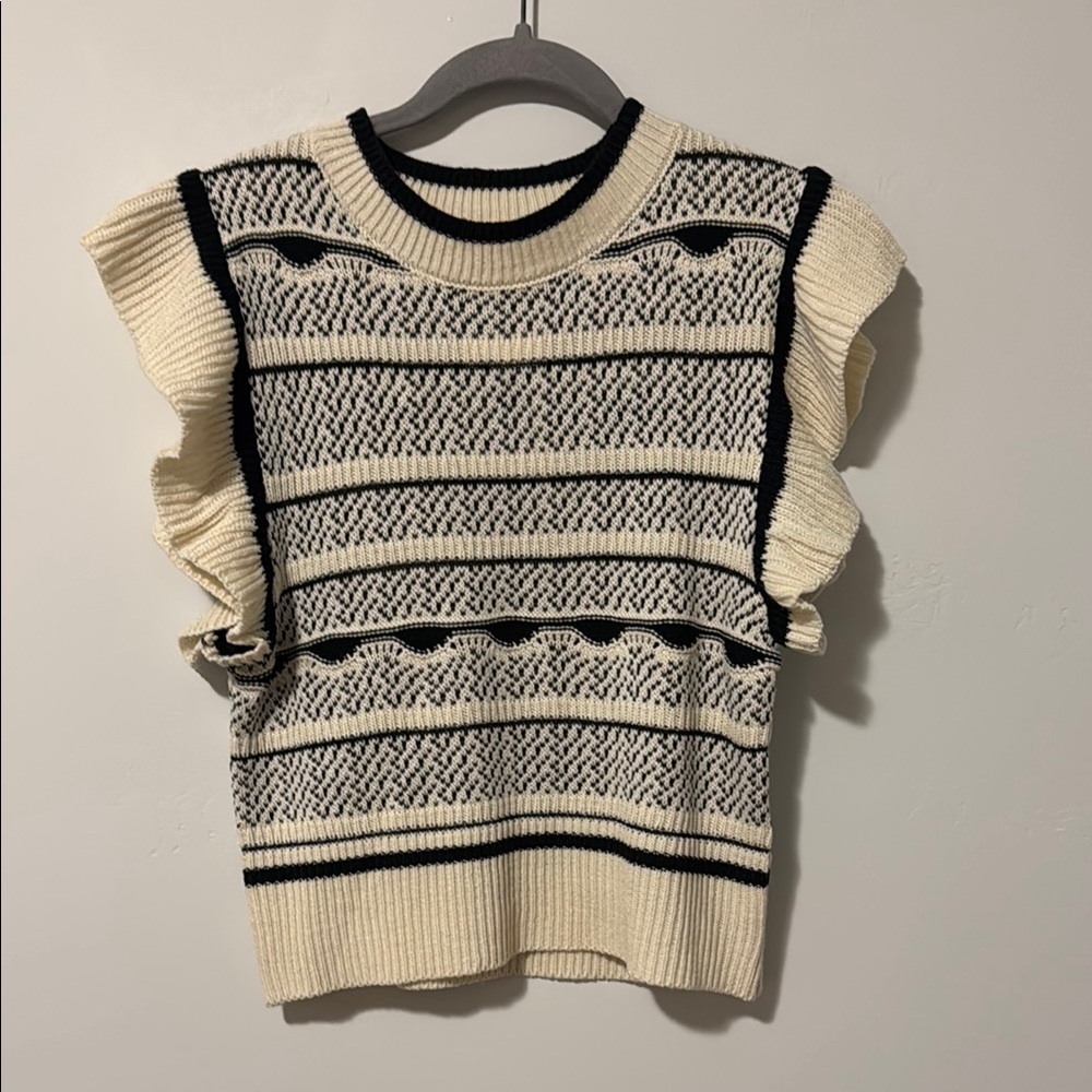 Elan - Black and Cream Patterned Knit Top